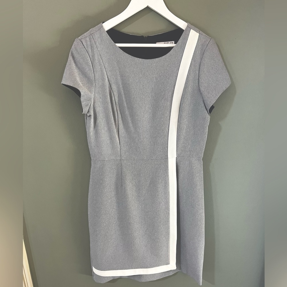 Studio One knee length shift dress size 12